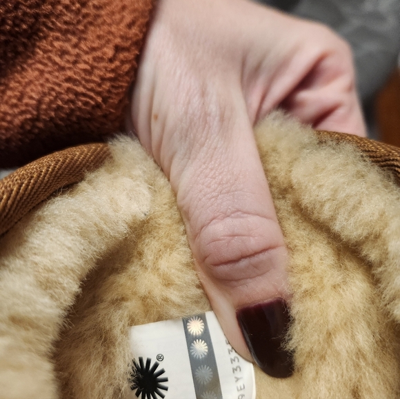 UGG Women's Classic Short Ii Boot - Picture 6 of 6